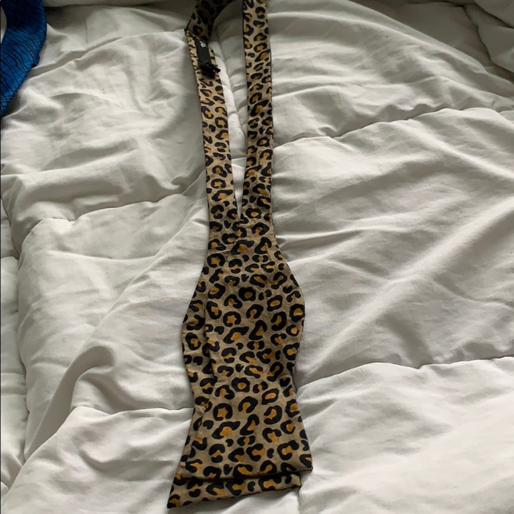 BDG URBAN OUTFITTERS BOWTIE